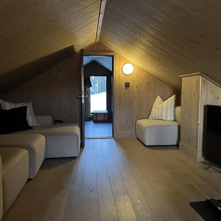 Holiday home Beautiful Ski-in Ski-out At The Of The Mountain In